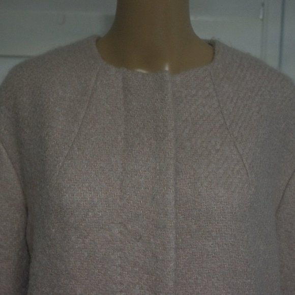 Les Copains Pink Teddy Jacket with Minimalist Design - Picture 2 of 7